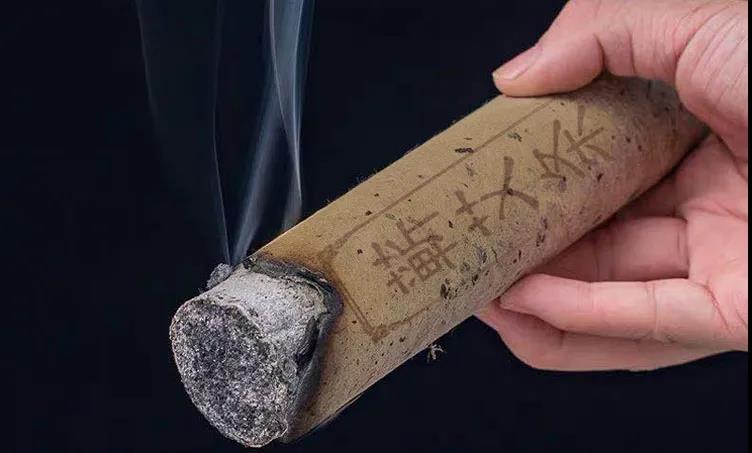 下雨天艾灸，注意這幾點！雨天祛濕、驅(qū)病邪~灸出好效果